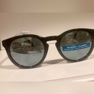Foster Grant Black Polarized Sunglasses